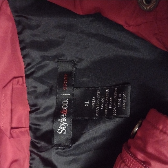 Red Vest - Picture 3 of 4